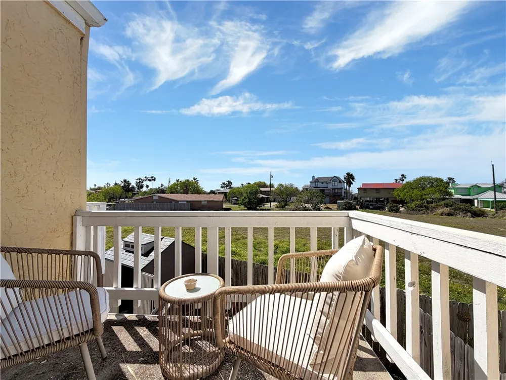 4141 Whiteley Drive #204 Corpus Christi, TX 78418