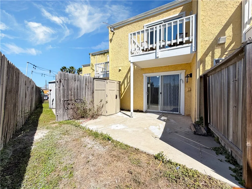 4141 Whiteley Drive #204 Corpus Christi, TX 78418