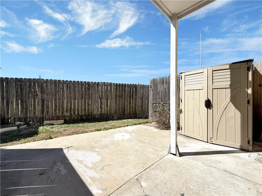 4141 Whiteley Drive #204 Corpus Christi, TX 78418