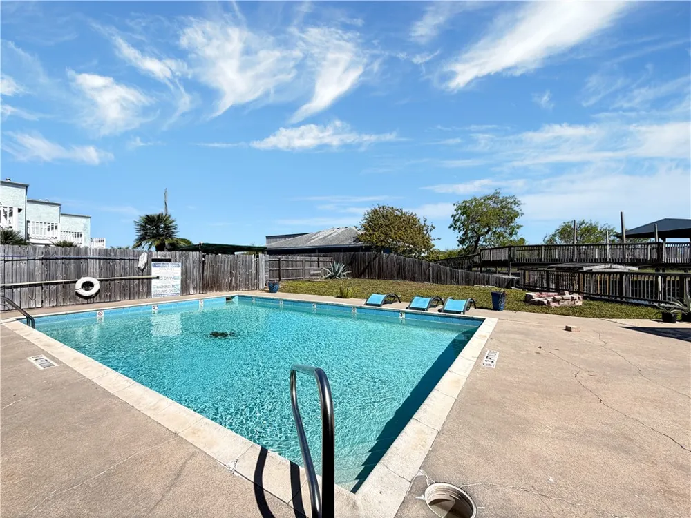 4141 Whiteley Drive #204 Corpus Christi, TX 78418