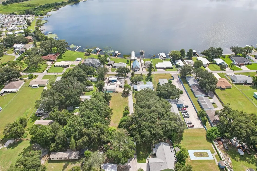 757 LAKE JESSIE DRIVE Winter Haven, FL 33881