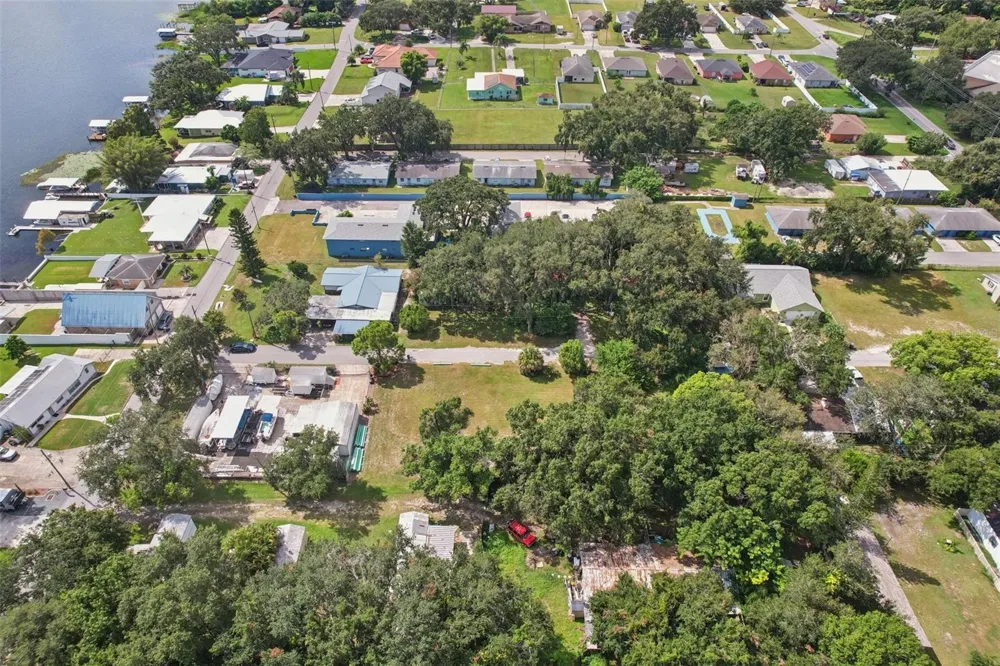 757 LAKE JESSIE DRIVE Winter Haven, FL 33881