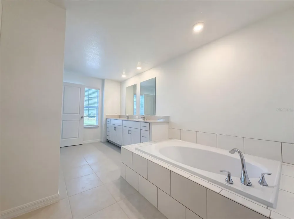 9443 GULF SHORE TERRACE Parrish, FL 34219