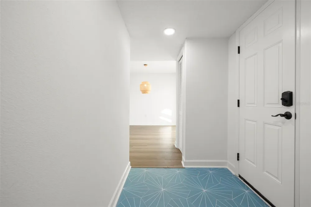 1 WINDRUSH BOULEVARD #19 Indian Rocks Beach, FL 33785