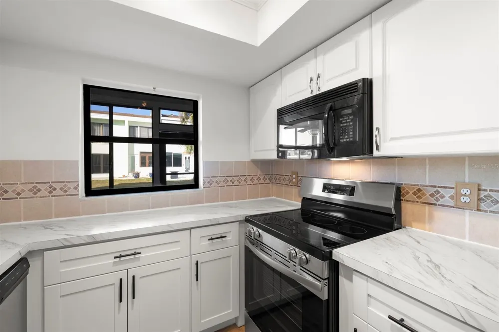 1 WINDRUSH BOULEVARD #19 Indian Rocks Beach, FL 33785
