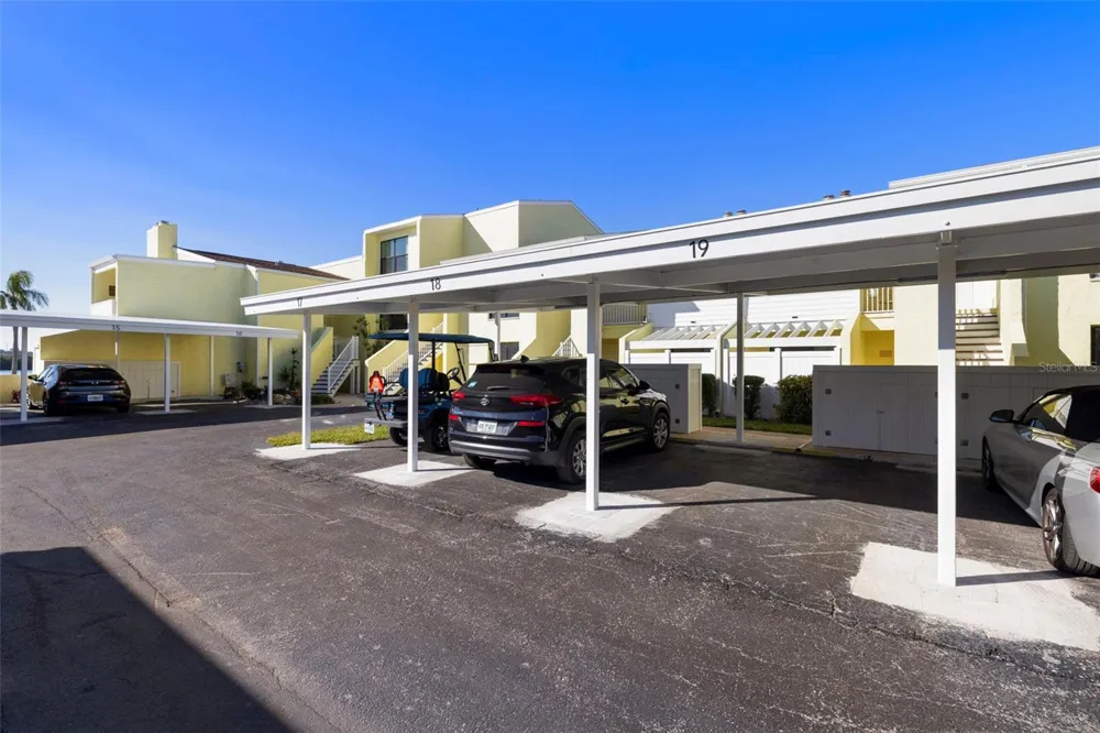 1 WINDRUSH BOULEVARD #19 Indian Rocks Beach, FL 33785