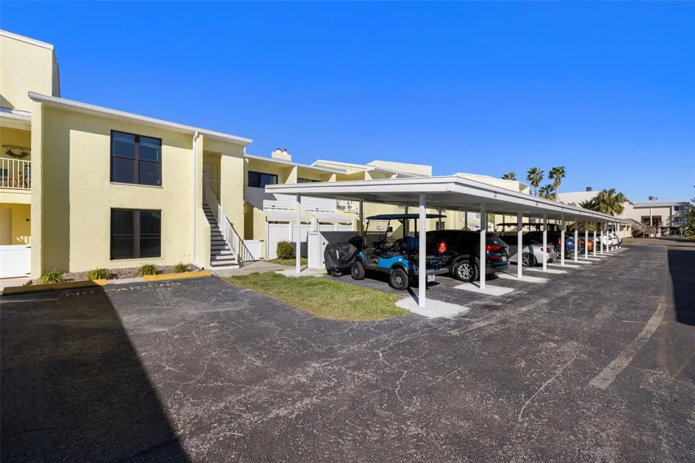 1 WINDRUSH BOULEVARD #19 Indian Rocks Beach, FL 33785