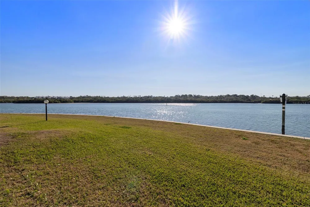 1 WINDRUSH BOULEVARD #19 Indian Rocks Beach, FL 33785