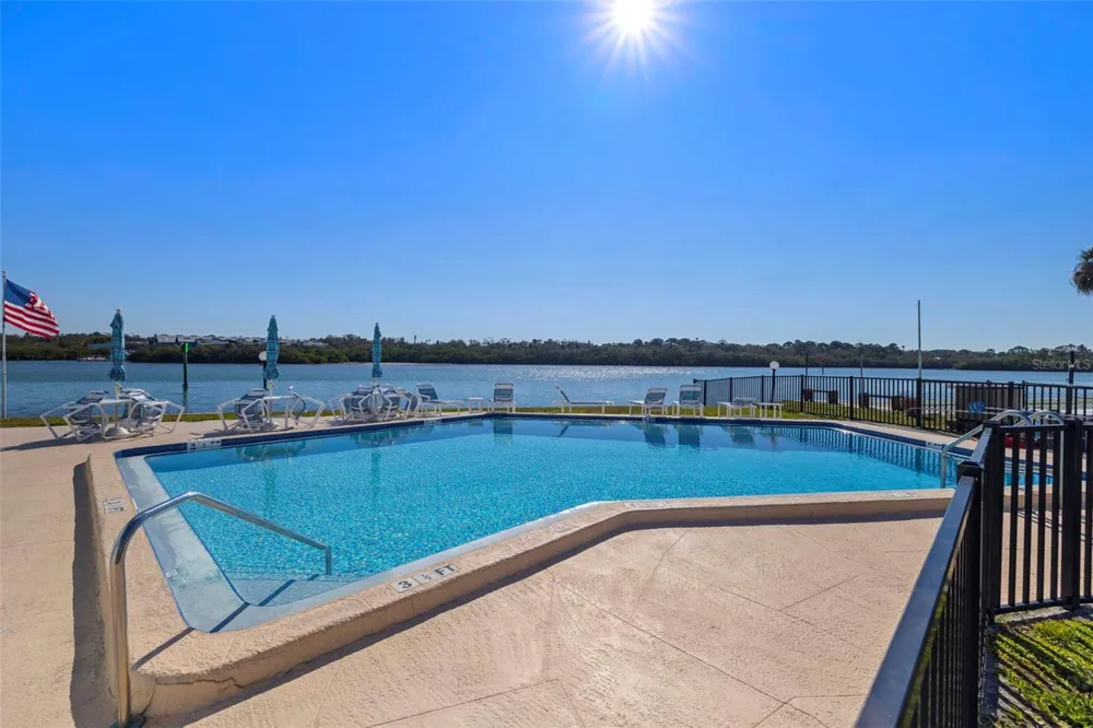 1 WINDRUSH BOULEVARD #19 Indian Rocks Beach, FL 33785