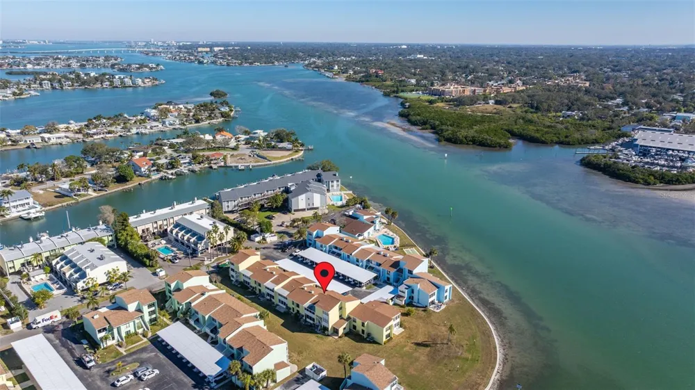 1 WINDRUSH BOULEVARD #19 Indian Rocks Beach, FL 33785