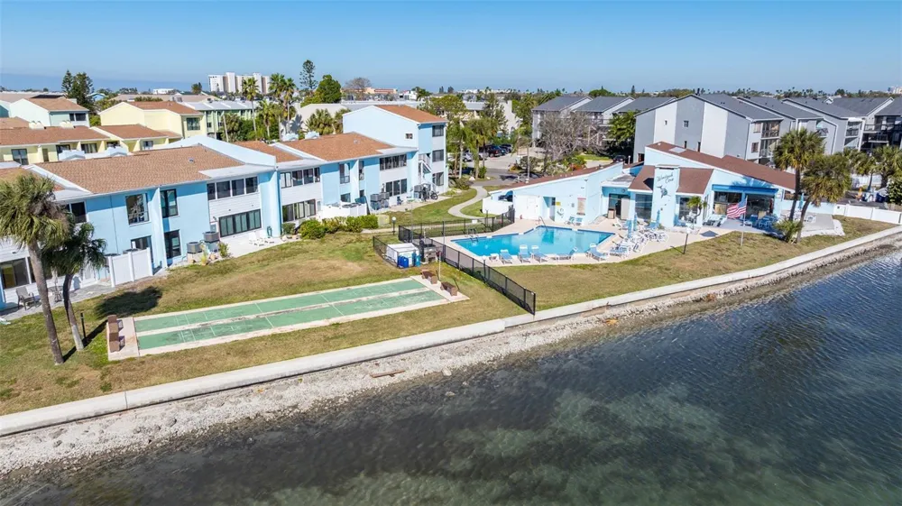 1 WINDRUSH BOULEVARD #19 Indian Rocks Beach, FL 33785