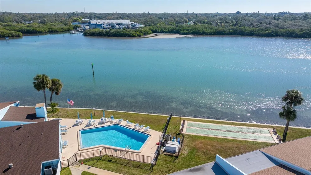1 WINDRUSH BOULEVARD #19 Indian Rocks Beach, FL 33785