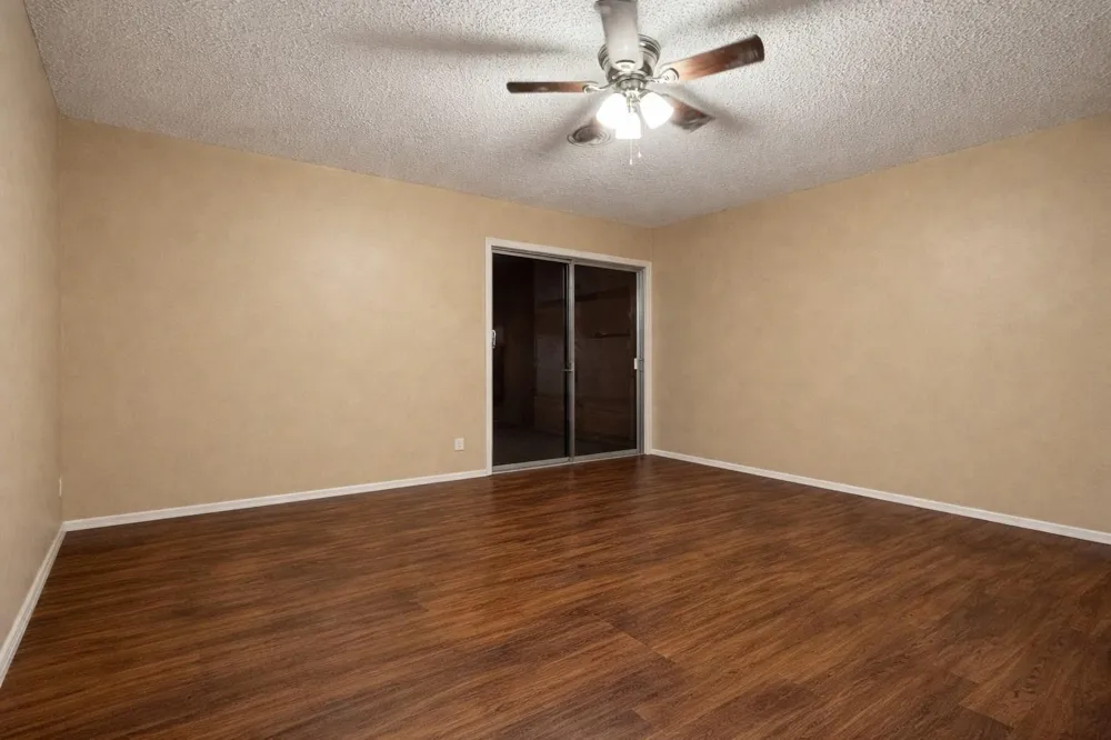 714 Frankie Wharton, TX 77488