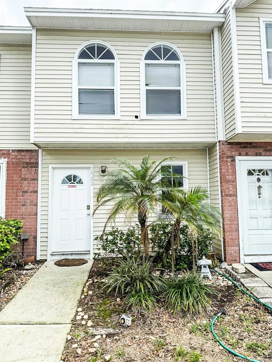 7522 HOLLOWELL DRIVE Tampa, FL 33615