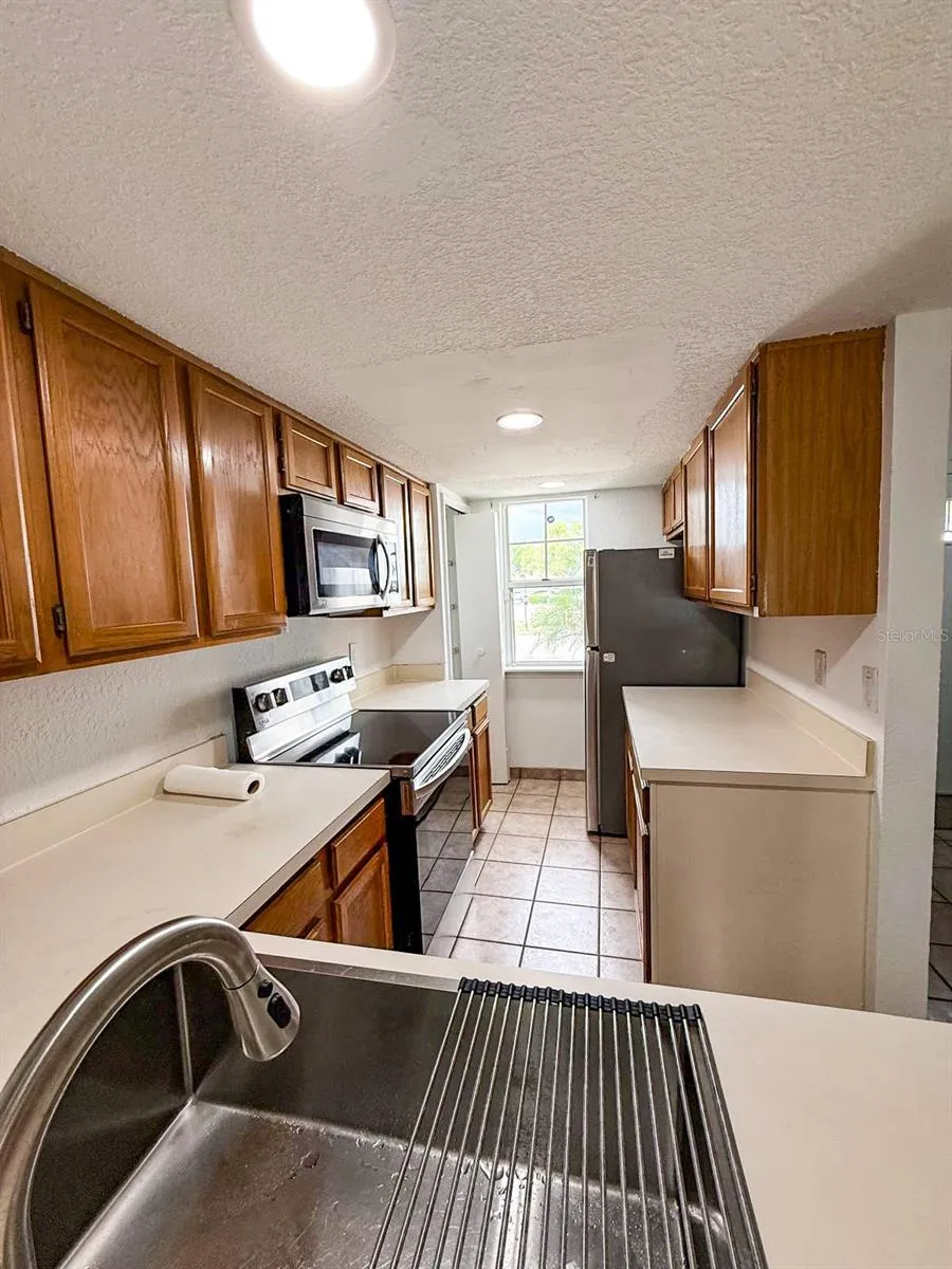 7522 HOLLOWELL DRIVE Tampa, FL 33615