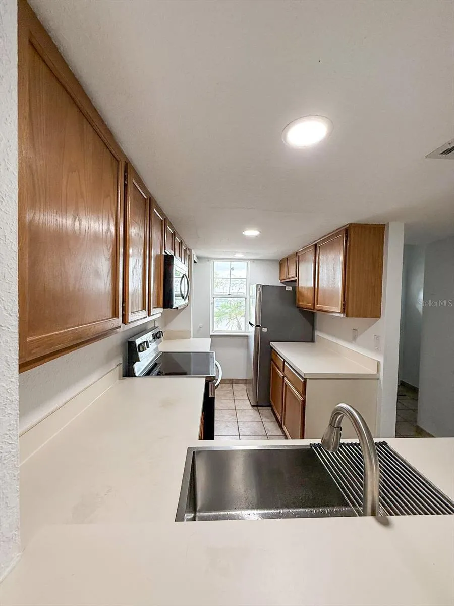 7522 HOLLOWELL DRIVE Tampa, FL 33615