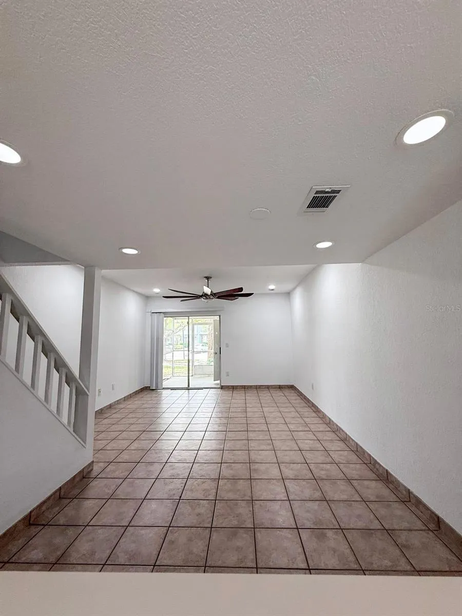 7522 HOLLOWELL DRIVE Tampa, FL 33615