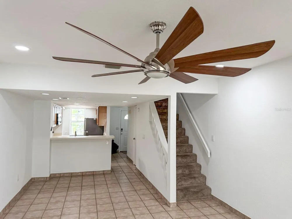 7522 HOLLOWELL DRIVE Tampa, FL 33615