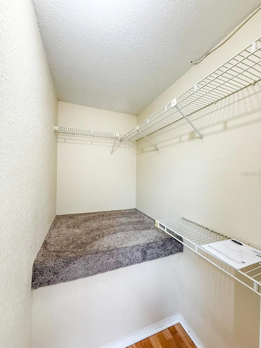 7522 HOLLOWELL DRIVE Tampa, FL 33615