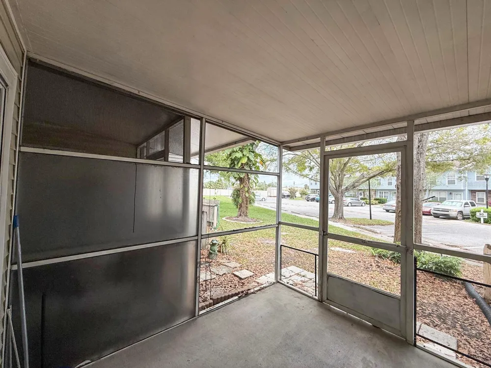 7522 HOLLOWELL DRIVE Tampa, FL 33615