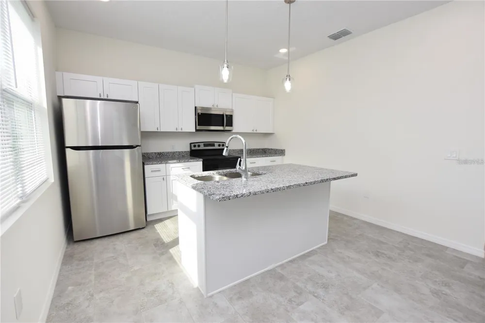 202 W CRESCENT DRIVE Lakeland, FL 33805