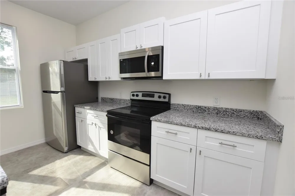 202 W CRESCENT DRIVE Lakeland, FL 33805