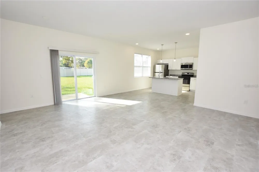 202 W CRESCENT DRIVE Lakeland, FL 33805