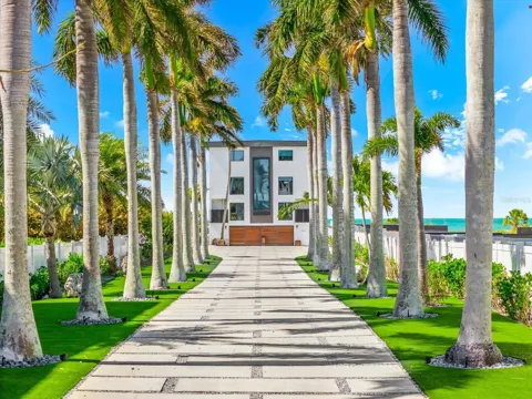 811 SHORE DRIVE