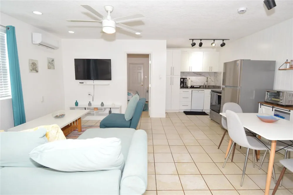 156 146TH AVENUE E #A Madeira Beach, FL 33708