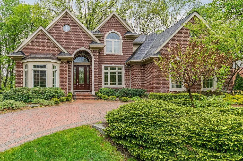16646 Brooklane Boulevard Northville, MI 48168