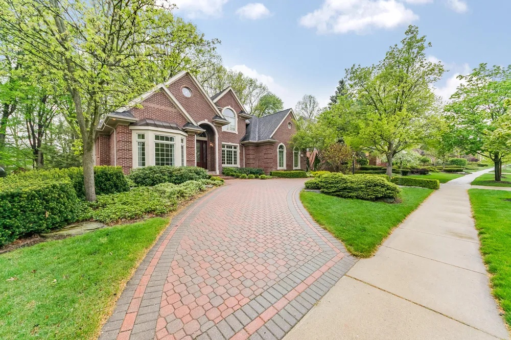 16646 Brooklane Boulevard Northville, MI 48168
