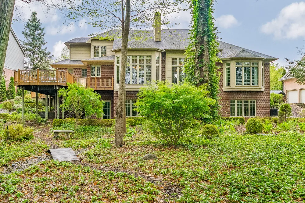 16646 Brooklane Boulevard Northville, MI 48168