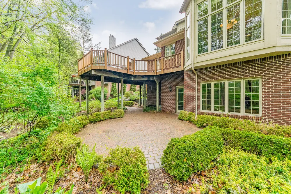 16646 Brooklane Boulevard Northville, MI 48168