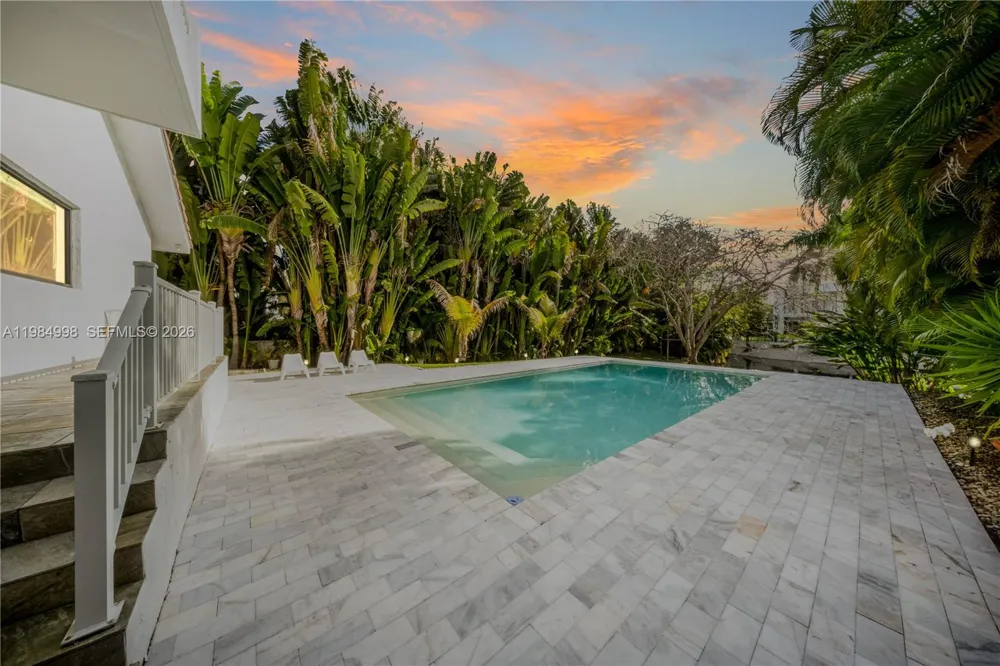 5981 SW 136th St Pinecrest, FL 33156