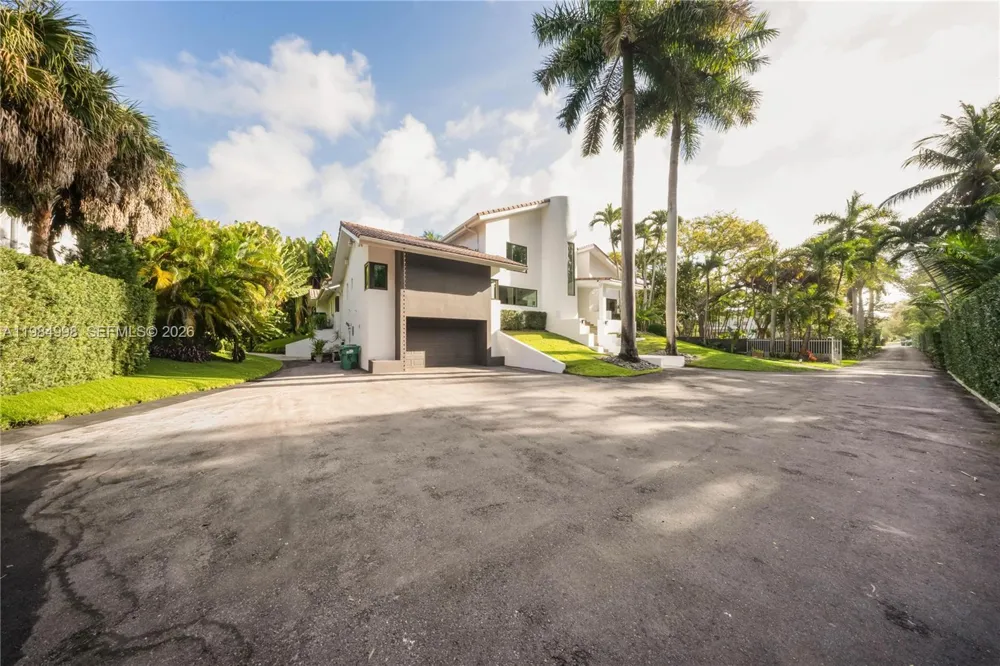 5981 SW 136th St Pinecrest, FL 33156