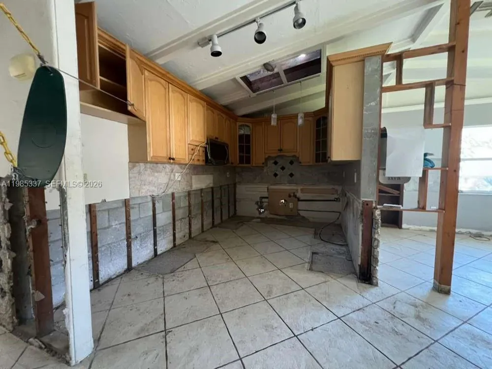 3661 Bernice LN Sarasota, FL 34238