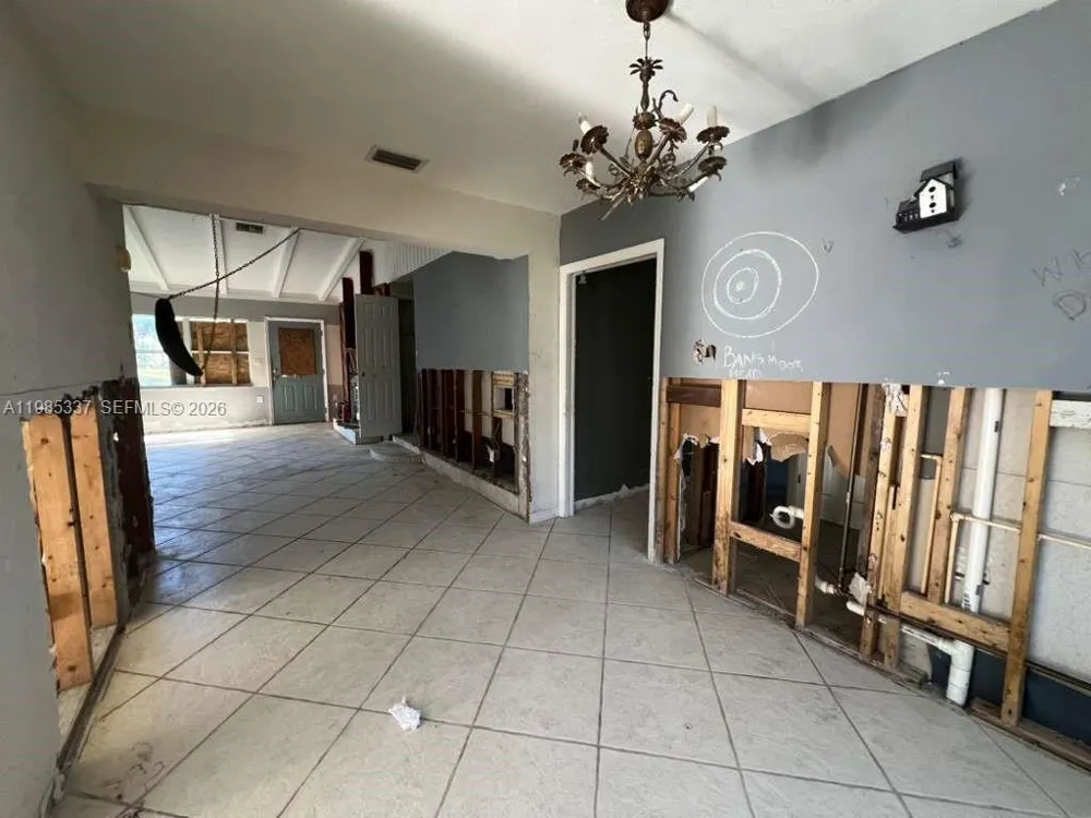 3661 Bernice LN Sarasota, FL 34238