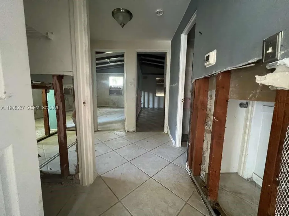 3661 Bernice LN Sarasota, FL 34238