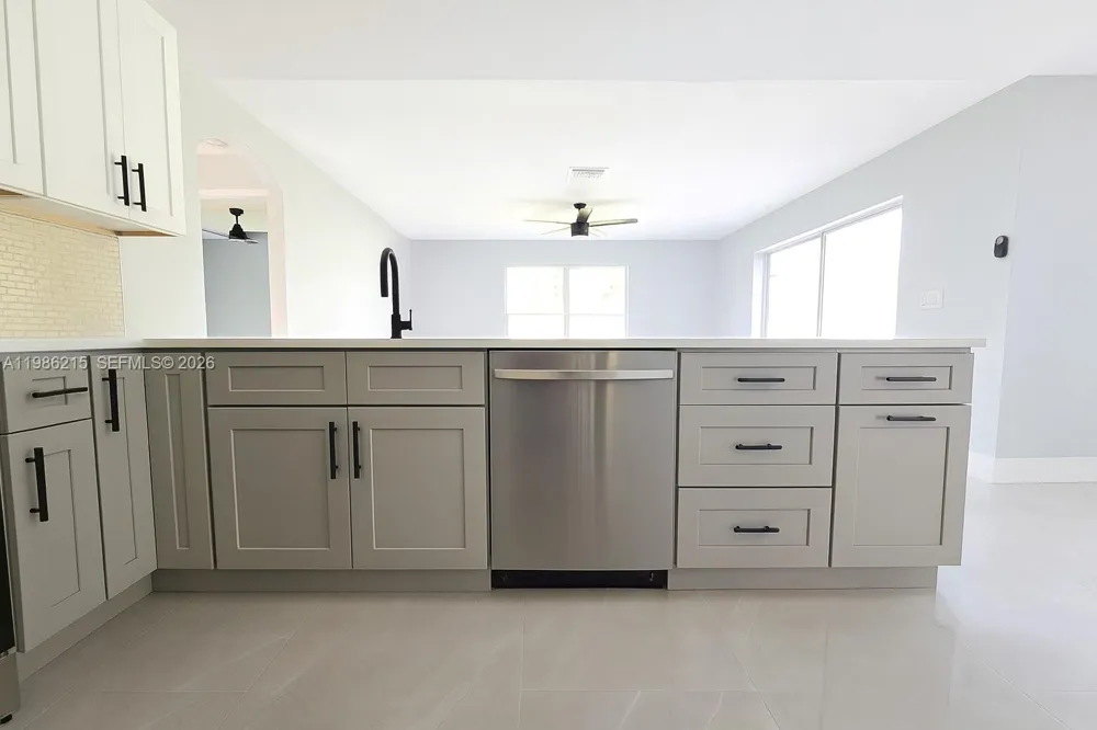 116 ridgemont Dr Lehigh Acres, FL 33972