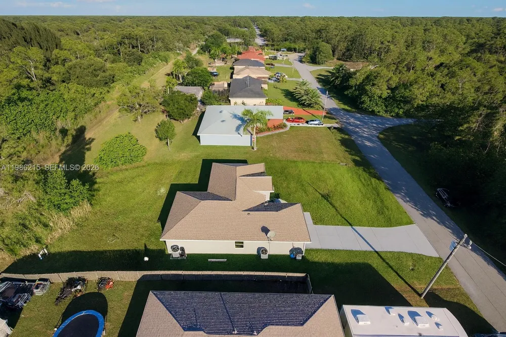 116 ridgemont Dr Lehigh Acres, FL 33972