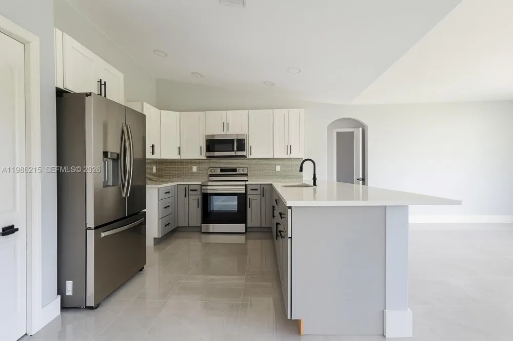 116 ridgemont Dr Lehigh Acres, FL 33972