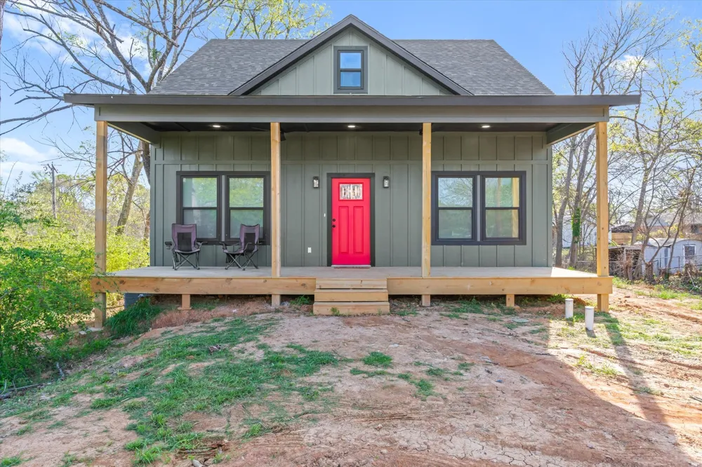 902 Spring Street Grand Saline, TX 75140