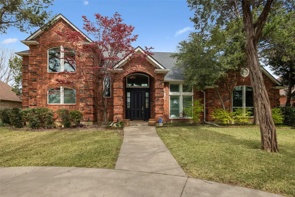 8 Equestrian Trail Duncanville, TX 75116