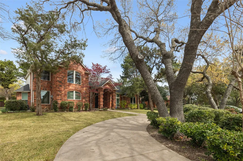 8 Equestrian Trail Duncanville, TX 75116