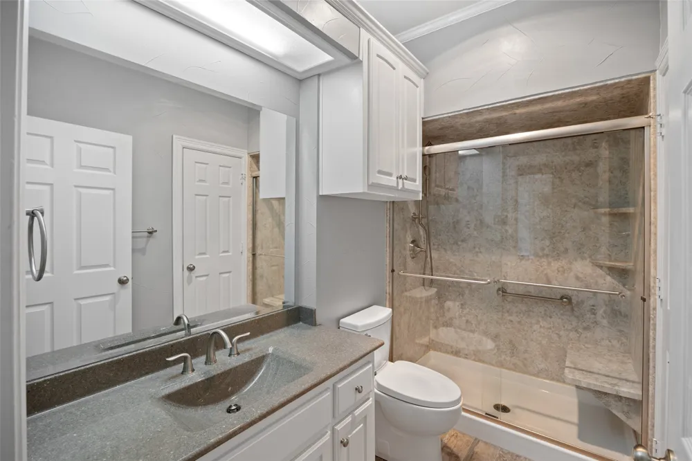 8 Equestrian Trail Duncanville, TX 75116