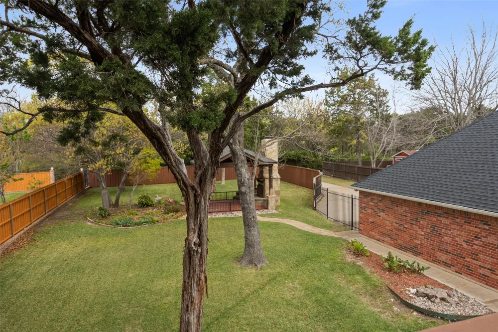 8 Equestrian Trail Duncanville, TX 75116