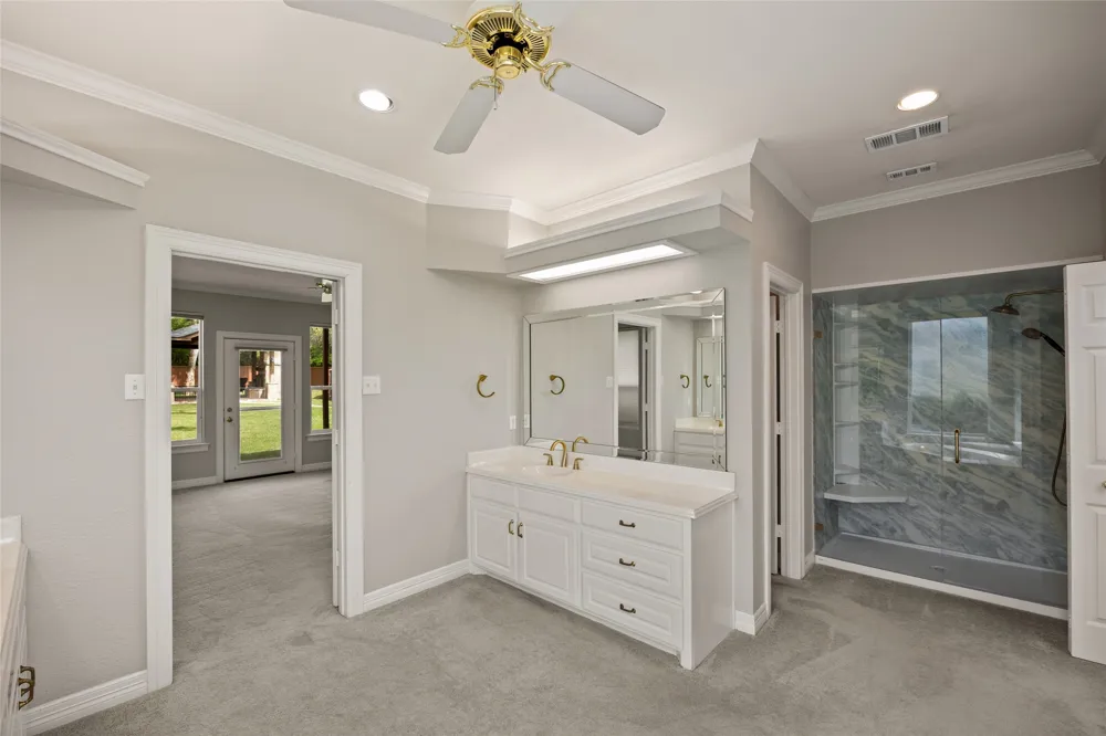 8 Equestrian Trail Duncanville, TX 75116