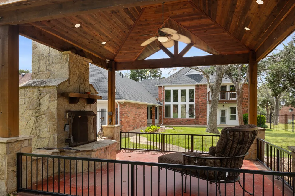 8 Equestrian Trail Duncanville, TX 75116