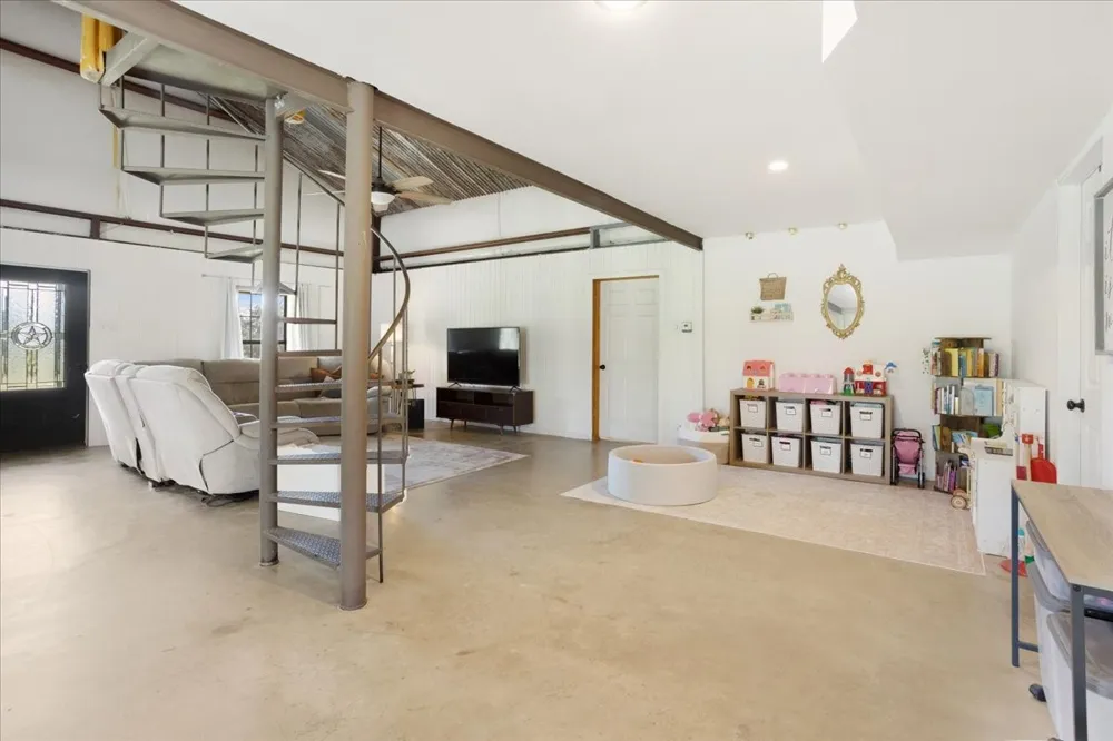 97 CR 2640 Mt Pleasant, TX 75455