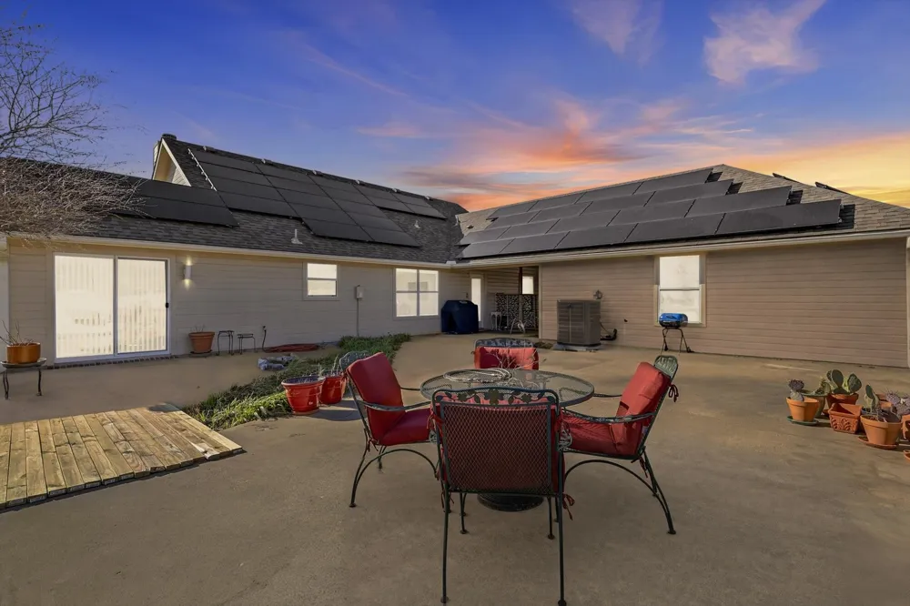 112 Harli Drive Trenton, TX 75490